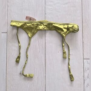 Victoria’s Secret Satin Garter Belt‎